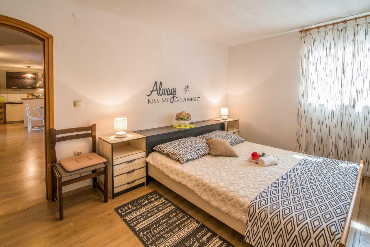 Apartmani Marija Malinska Extérieur photo