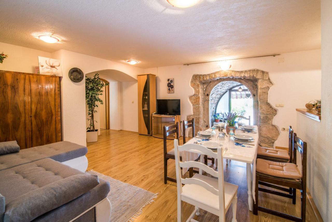 Apartmani Marija Malinska Extérieur photo
